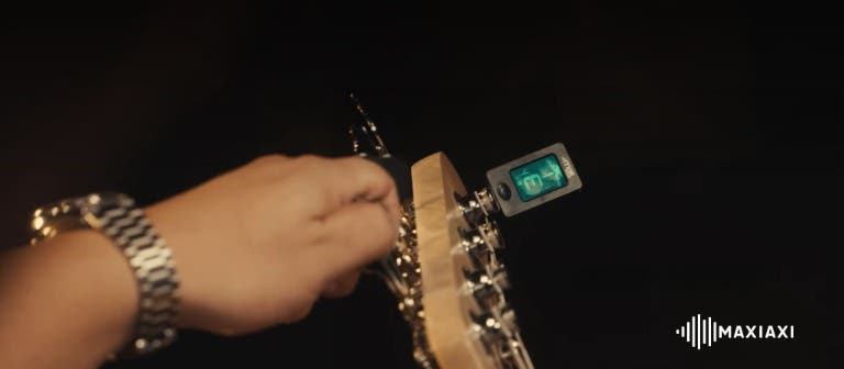 Hoe werkt een clip-on tuner?