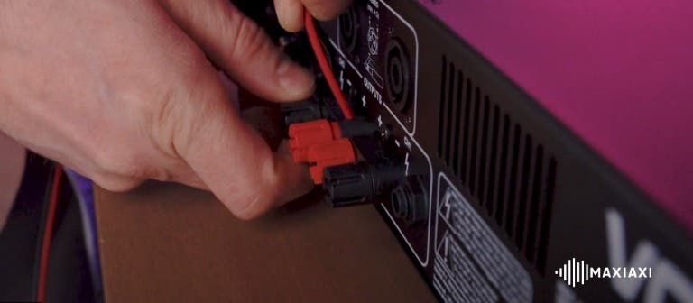 Speakers aansluiten op versterker: alles wat je weten moet