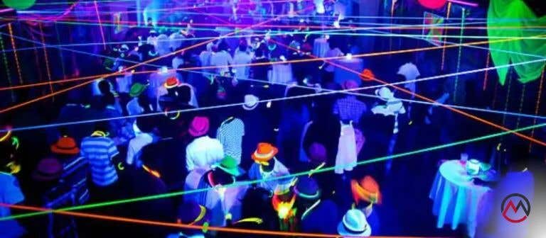 ¡Hora de una neon party como fiesta temática!
