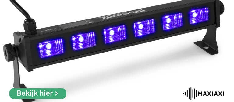 De BeamZ BUV63 is geschikt voor een kleiner neon feest.