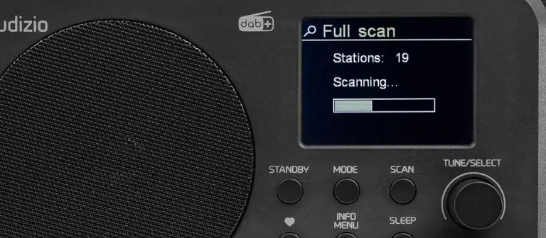Radio de emergencia Audizio escaneando emisoras