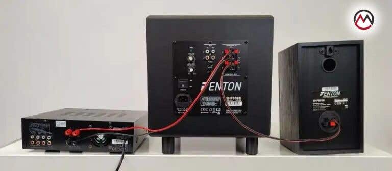 Tu instalación tendrá este aspecto cuando el subwoofer esté conectado mediante la entrada high level al amplificador y a los altavoces.