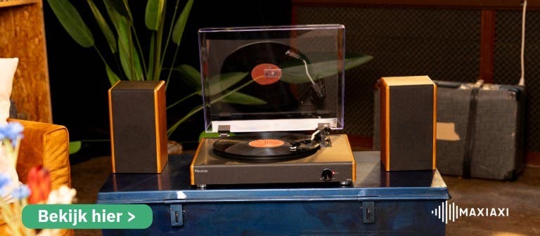 Audizio RP335 platenspeler met hifi luidsprekers op een metalen kist