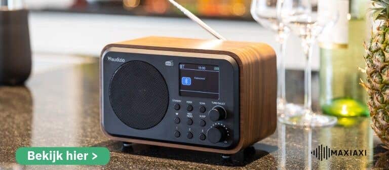 Audizio Milan radio op het aanrecht in de keuken