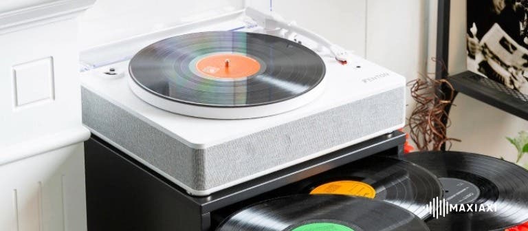Sfeerafbeelding van de Fenton RP162W hifi retro platenspeler wit - Bekijk 'm hier