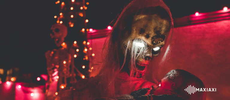 bewegliche Halloween Dekoration, gruseliges Skelett mit Lichteffekt