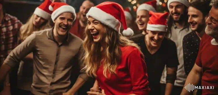 Menschen wei ein Weihnachtsquiz organisieren